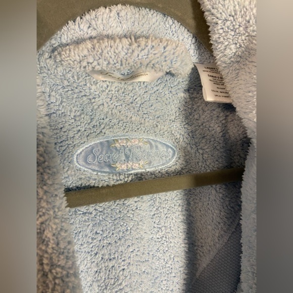 Secret Treasures Light Blue Robe. Large - Picture 2 of 4